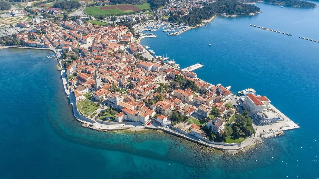 App Sandro With Common Pool Porec Guest house