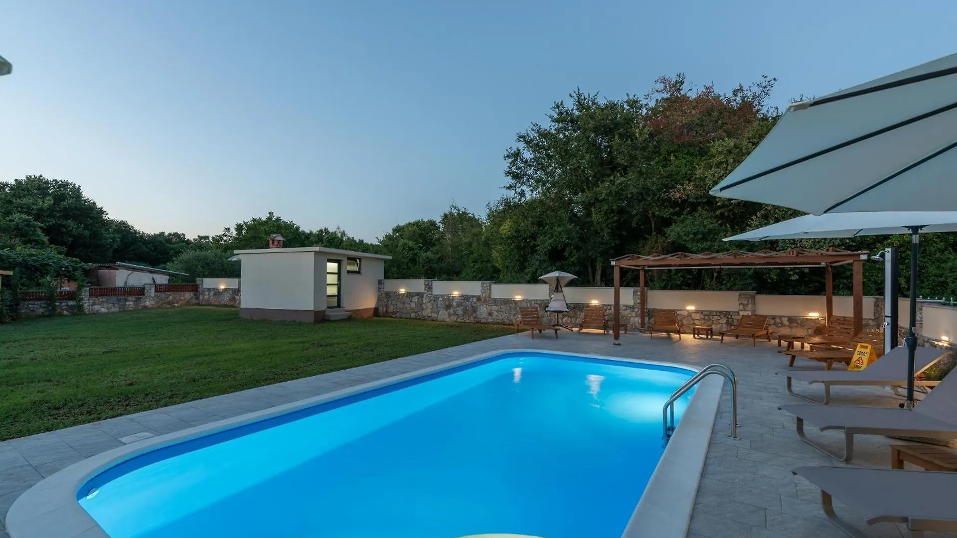 App Sandro With Common Pool Porec Guest house